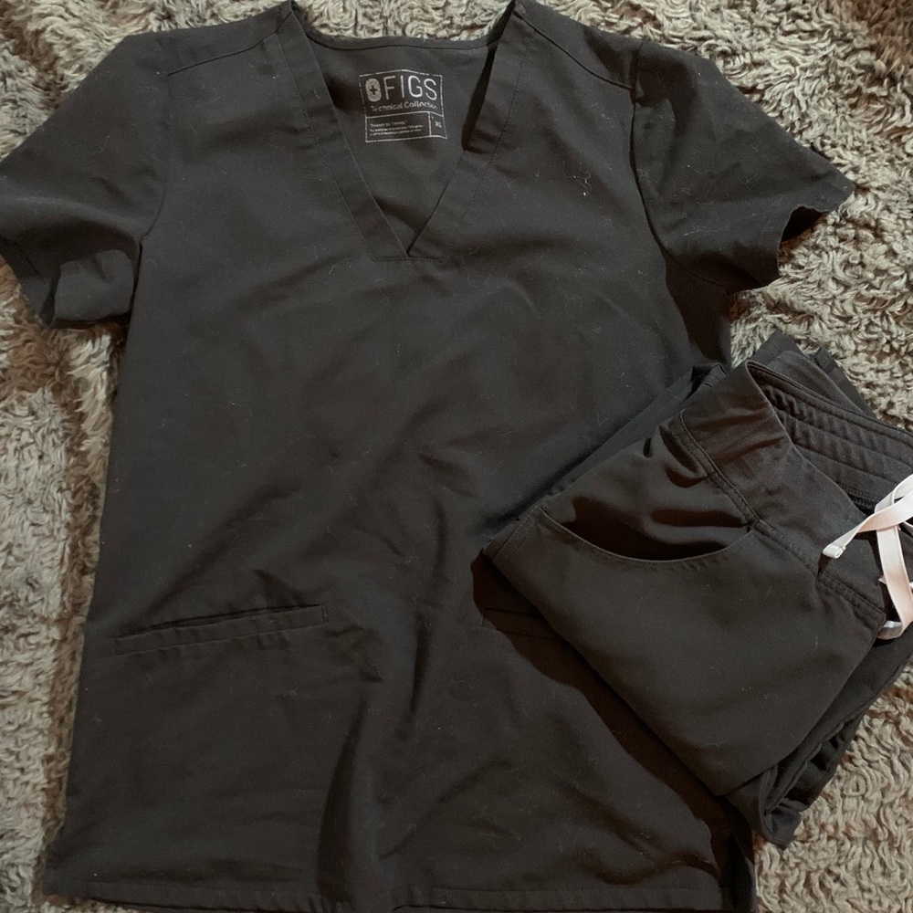 Figs top-black casma